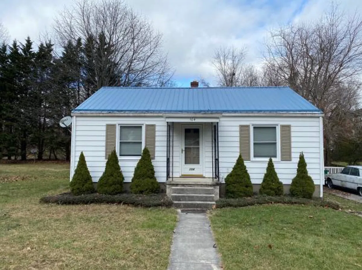 104 Broce Dr — Photo 3