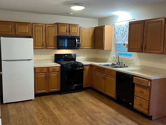 2nd image of 635 Rockwood Dr