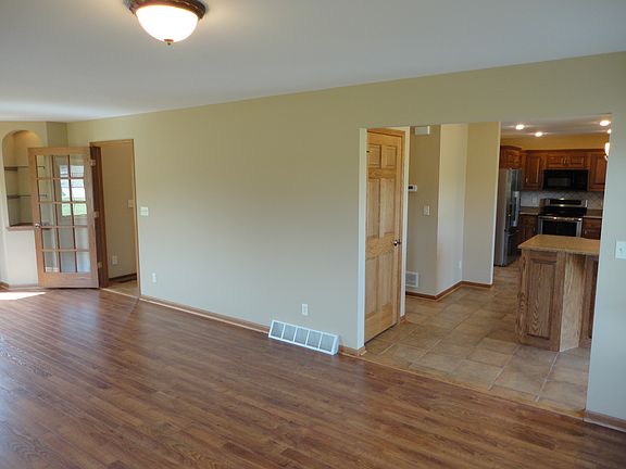 5th image of 926 Shamrock Ln