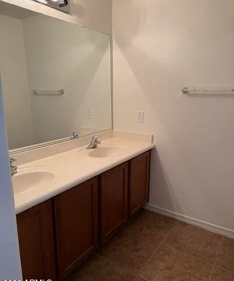 887 W Desert Hills Dr — Photo 10