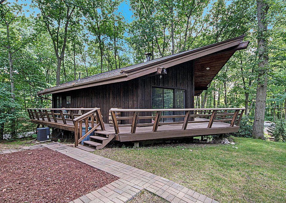2nd image of 6480 Island Lake Rd