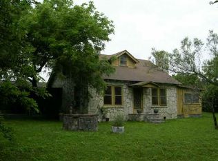 311 Highway 39, Ingram, TX 78025