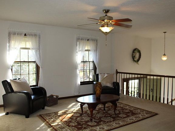 5th image of 91 Holly Haven Dr