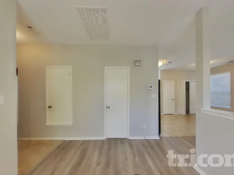 813 Indigo Ter — Photo 4