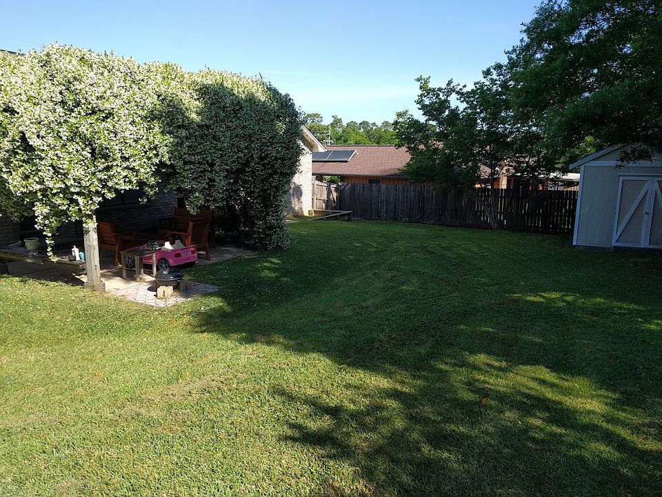 2nd image of 8094 Baywind Cir