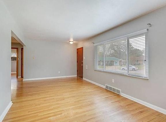 3rd image of 6501 Horst Dr