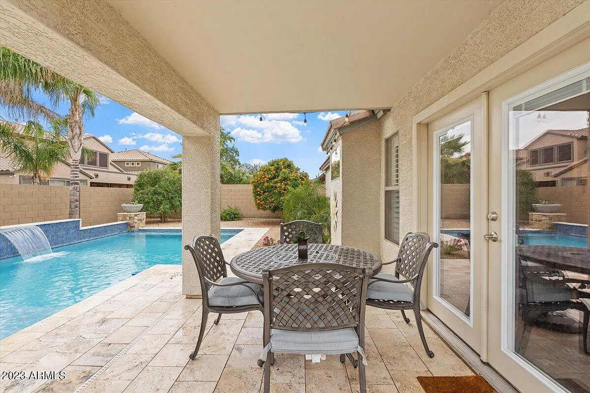 4 bed, 2.5 bath, 2173 sqft, $3,500 — Photo 2