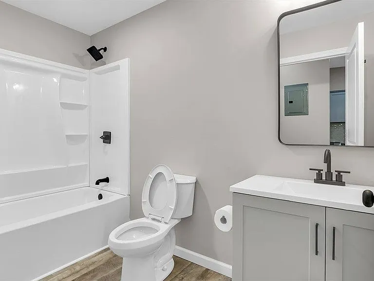 70 Court St #10 — Photo 5