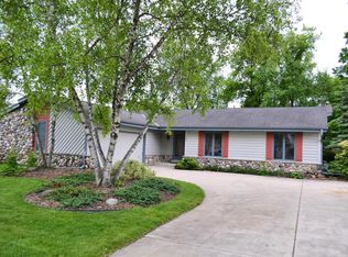 7827 W Canterbury Ct, Franklin, WI 53132