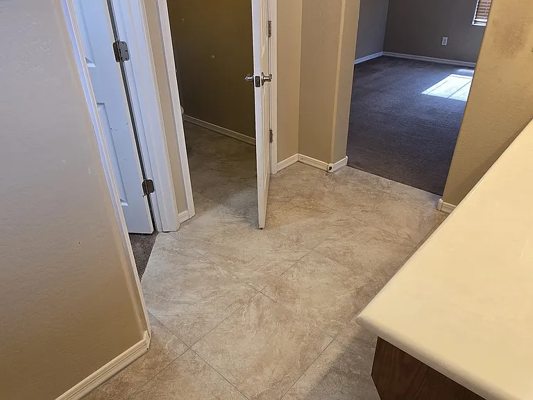 1051 S Maverick St — Photo 38