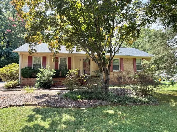 5311 Bennington Dr, Greensboro, NC 27410