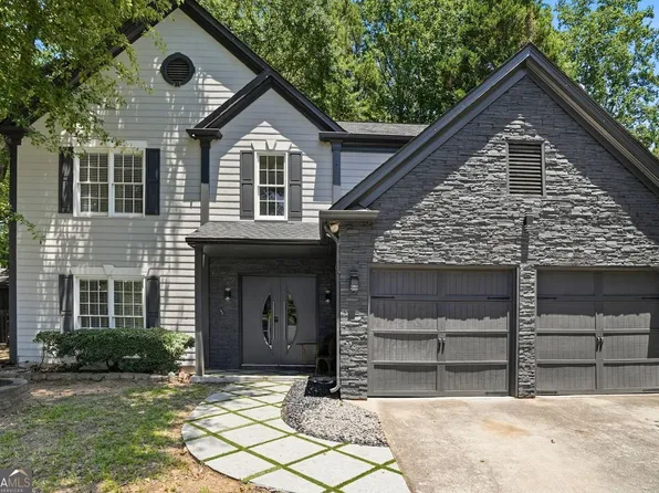 895 Eagle Creek Dr NW, Lawrenceville, GA 30044