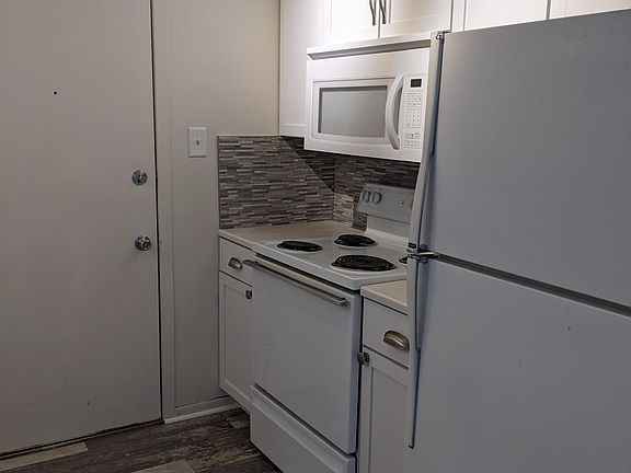 3rd image of 7305 W 157th St APT 3C