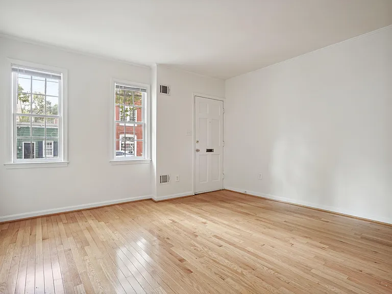 1121 Prince St — Photo 6