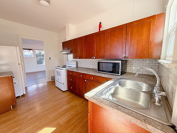 2nd image of 801 N Garden St #A