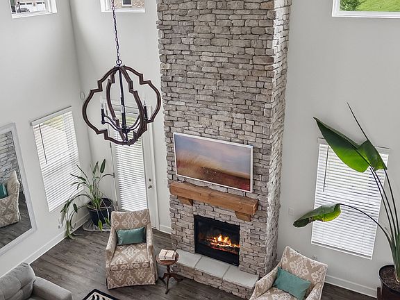 4th image of 3164 Charles Park Dr