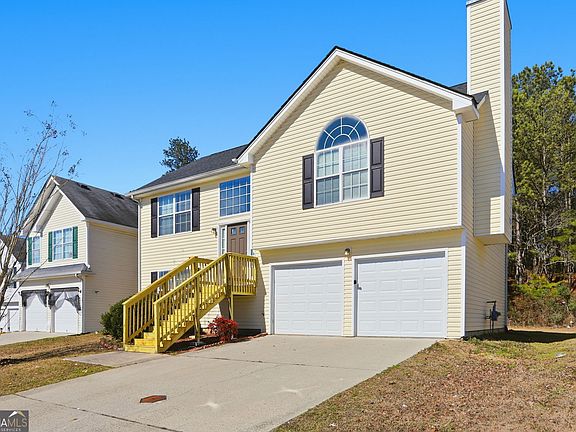 2nd image of 2631 S Hills Pkwy