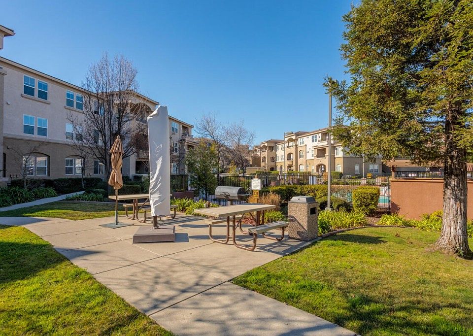 1st image of 300 Moon Cir Unit 335