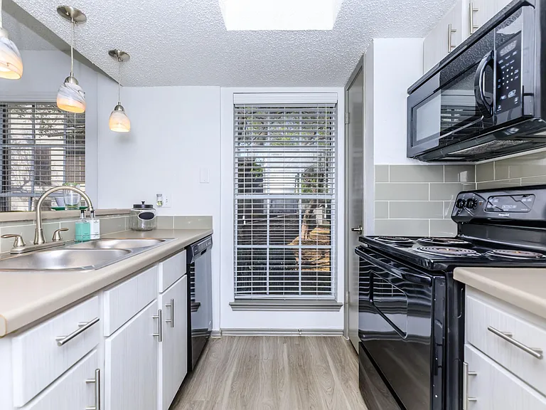 Timbers Apartment Homes — Photo 4