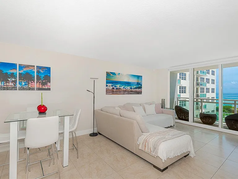 6917 Collins Ave #511 — Photo 19