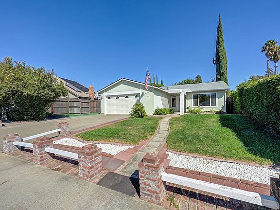 2nd image of 7036 Roca Way