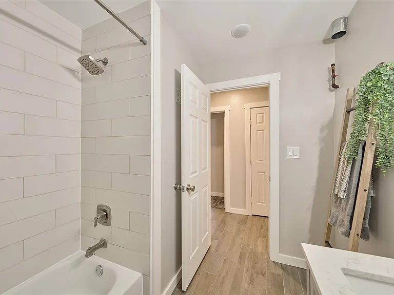 309 S Magnolia St — Photo 23