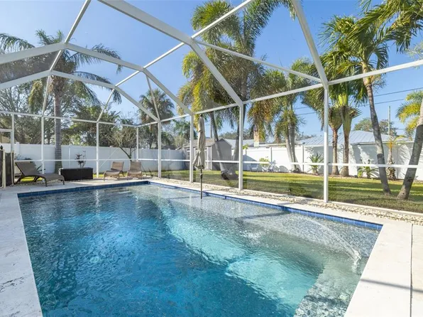 5720 Venetian Blvd NE, Saint Petersburg, FL 33703