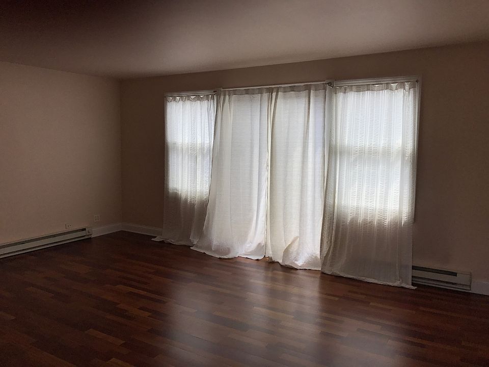 1st image of 2622 W Catalpa Ave APT 9