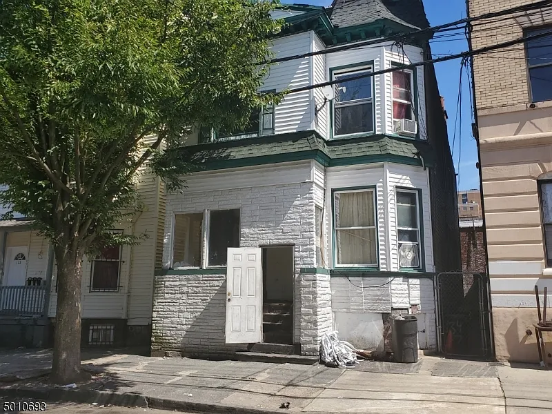 Building Photo 4