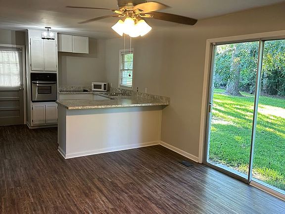 5th image of 1225 Thomwal St