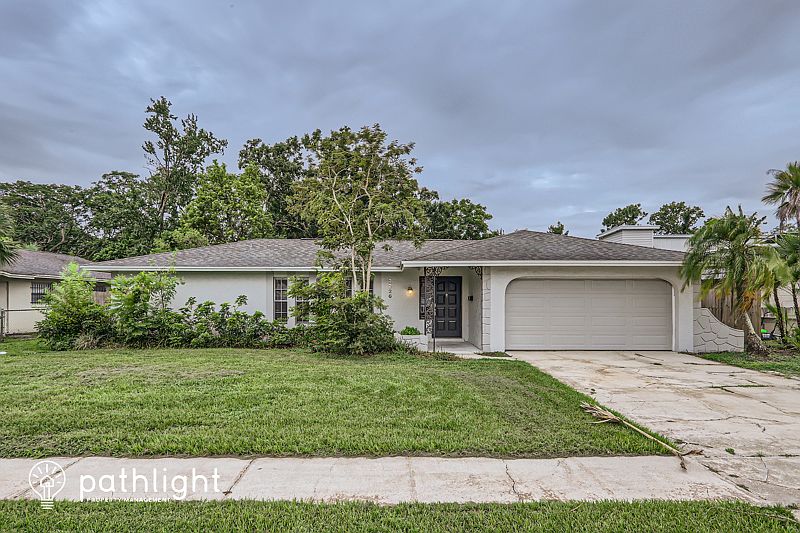 1st image of 2226 Coventry Dr
