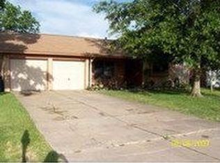 537 Sims St, Angleton, TX 77515