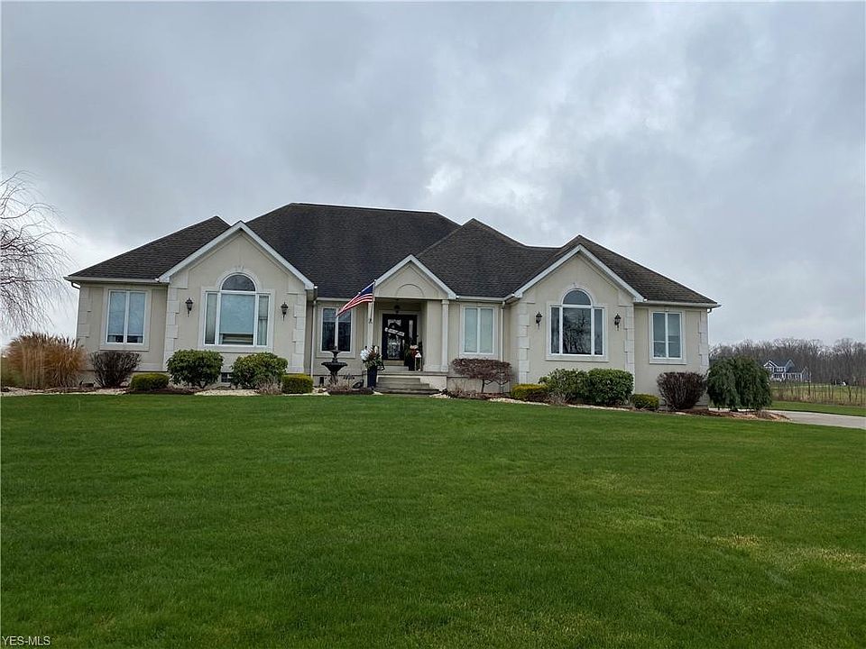 1st image of 9760 Cherry Hills Dr