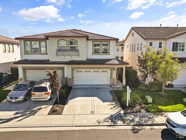 1079 Portofino Ave — Photo 3
