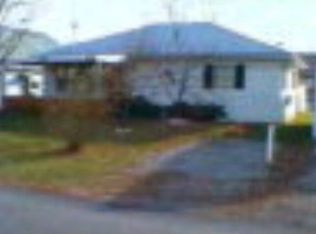 209 W Chapman Rd, Lima, OH 45801