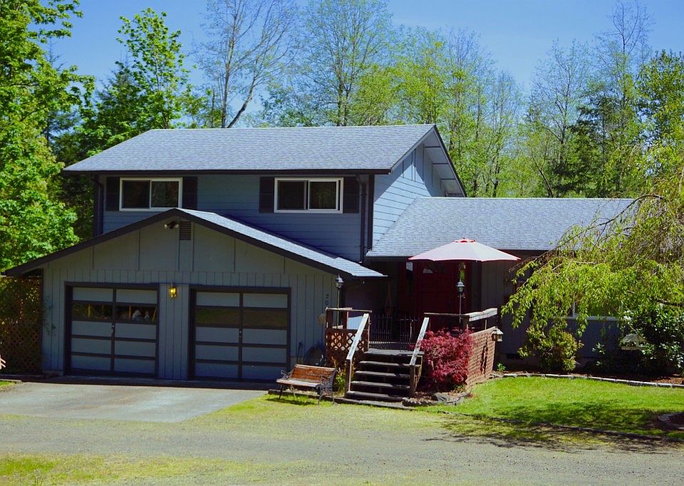 1st image of 200 SE Wildwood Dr