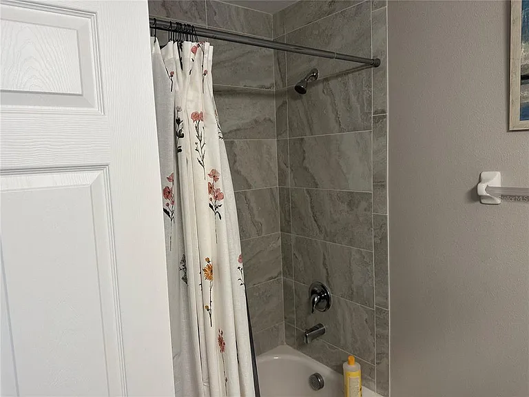 1119 Beverly Ave — Photo 15