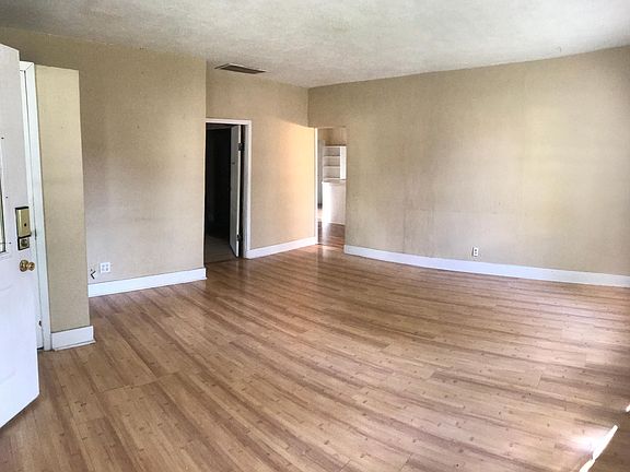 3rd image of 204 N Vine St