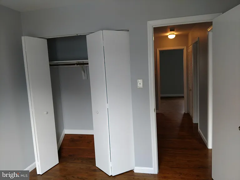 15205 Streamside Ct — Photo 30