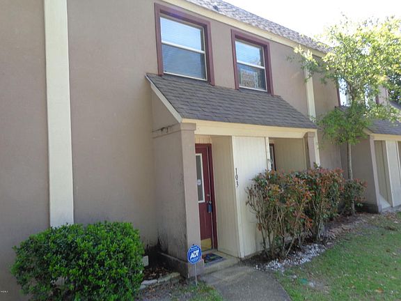 2nd image of 103 Golfing Green Dr