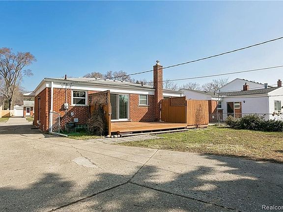2nd image of 1212 Windemere