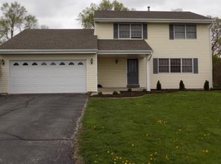 4140 Gloucester Rd, Roscoe, IL 61073