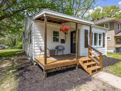 841 S 7th Ave, Iowa City, IA, 52240