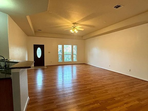 5th image of 10110 Gil Jr Ln #10110