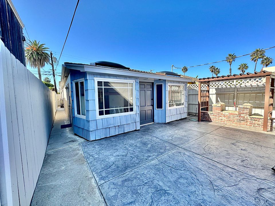 1st image of 4765-67 Bermuda Ave #4767
