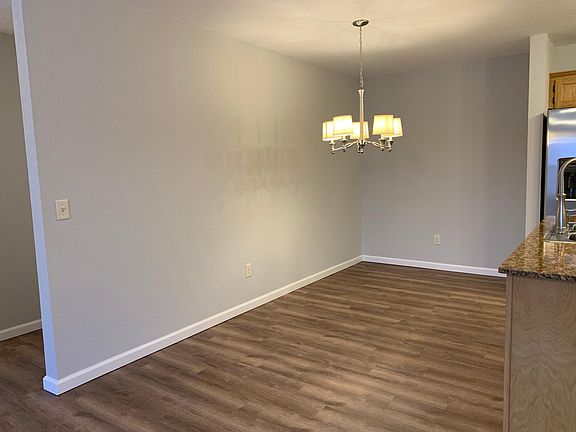 5th image of 3107 SW Windrift Ave #1