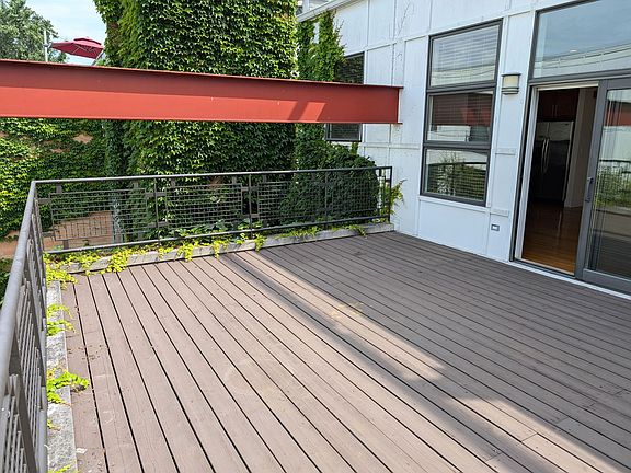 3rd image of 2100 Greenwood St Unit 211