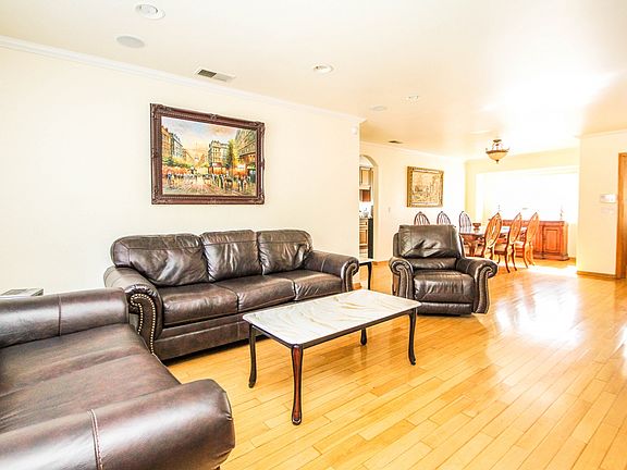 5th image of 8052 Lullaby Ln