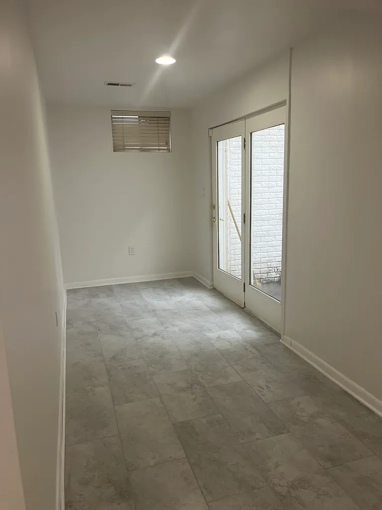 1106 Landerset Dr — Photo 3