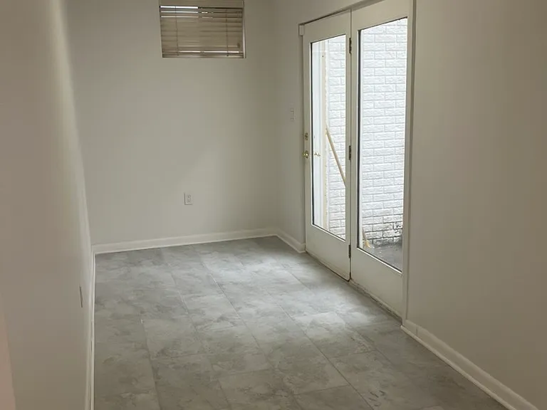1106 Landerset Dr — Photo 3
